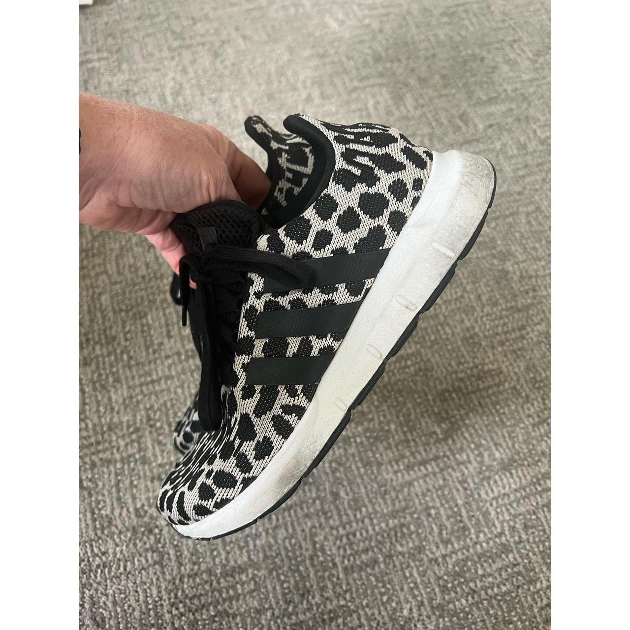 Leopard adidas swift run online