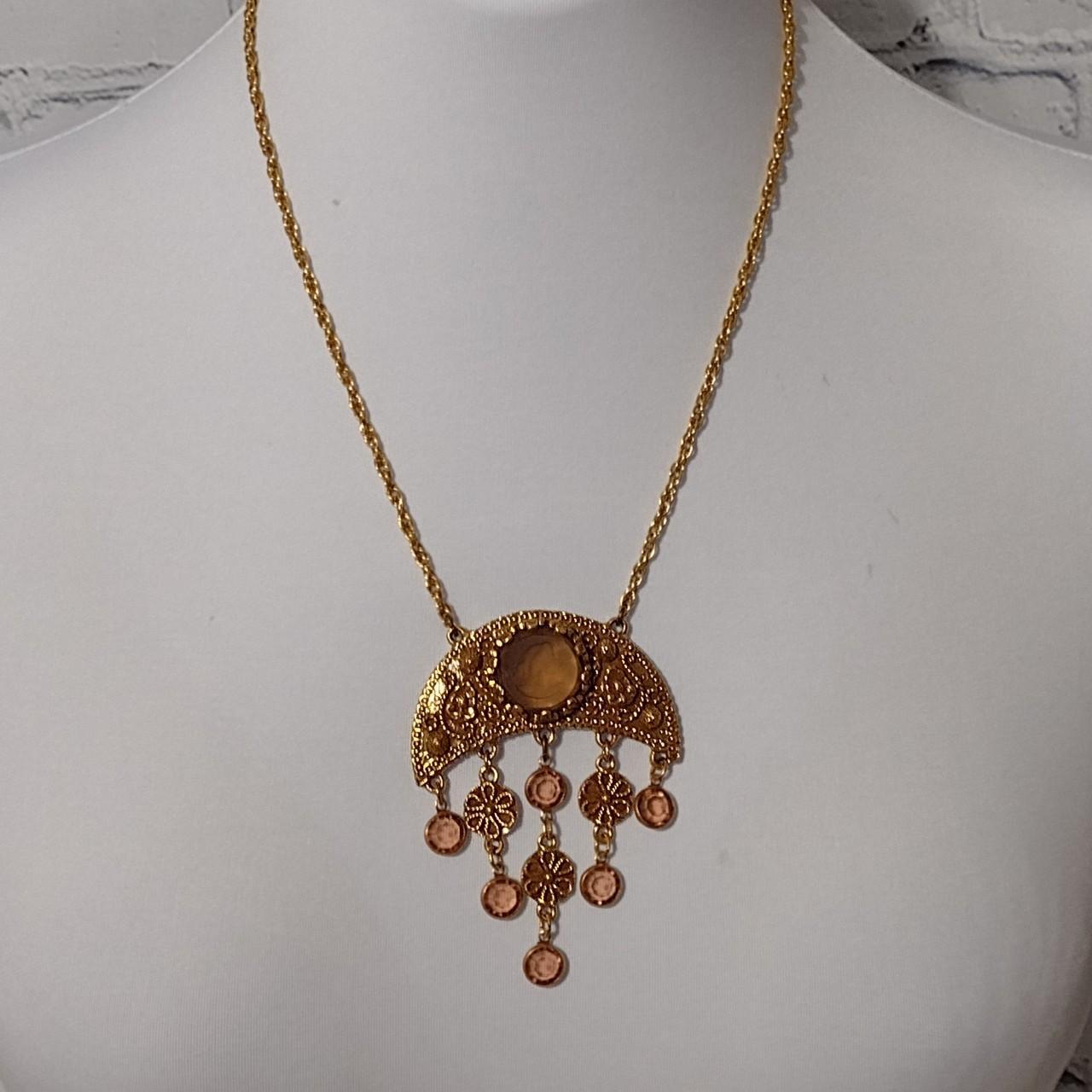 TOME PENDANT NECKLACE IN GOLD – VC Boutique