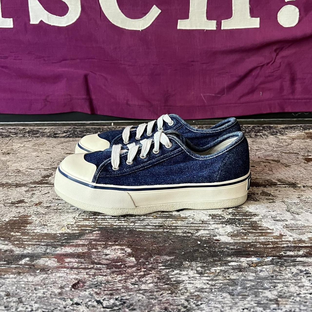 Liz Claiborne Women's Navy and White Trainers
