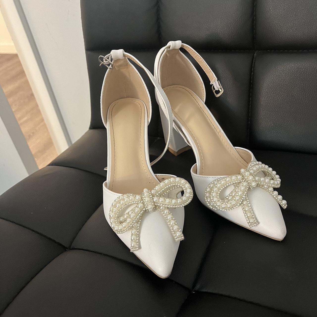 comfortable heels white