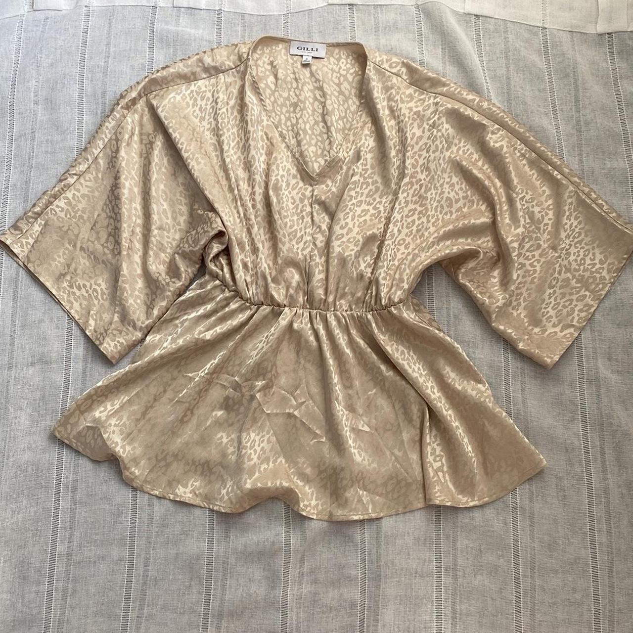 item listed by radiatejoyclothing