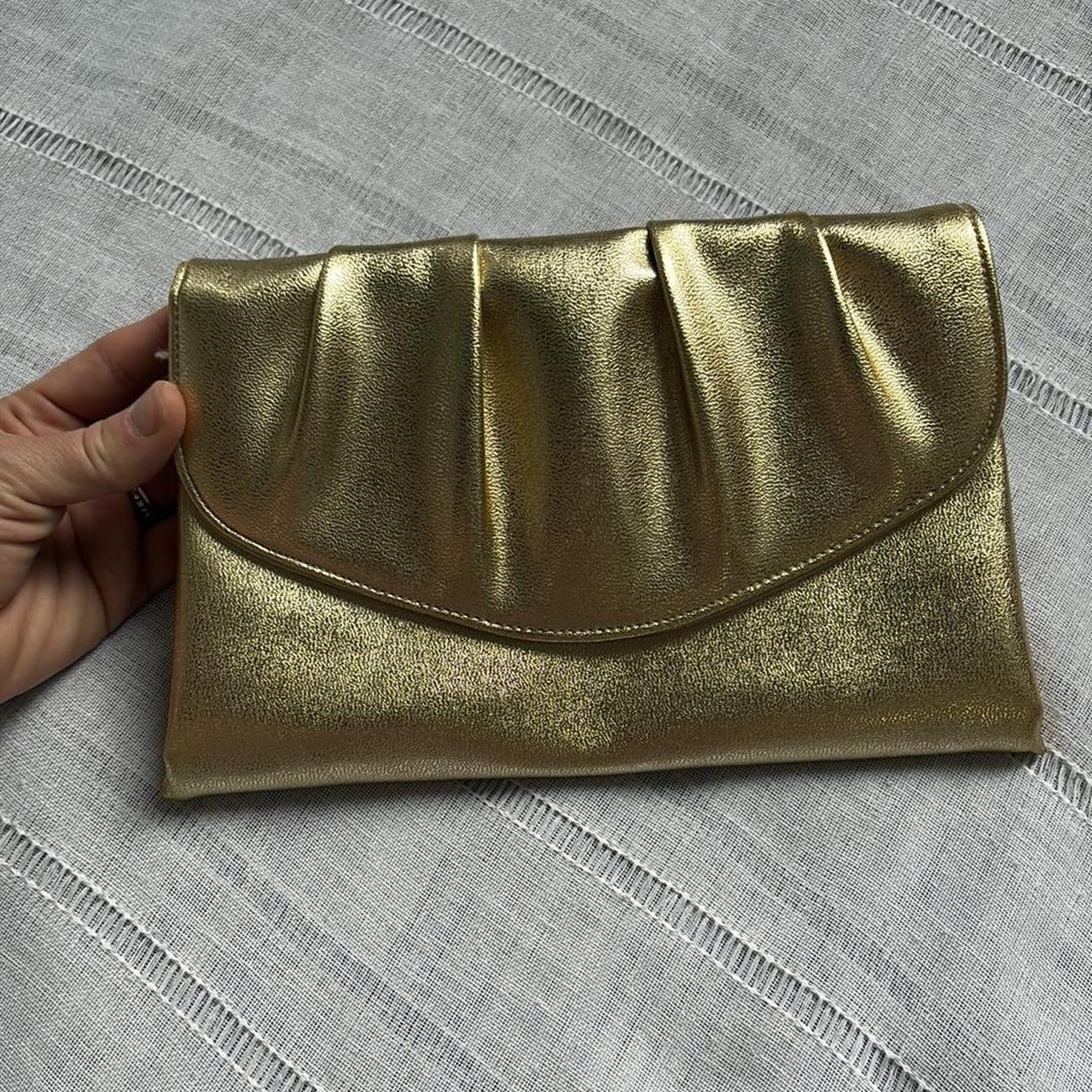 item listed by radiatejoyclothing