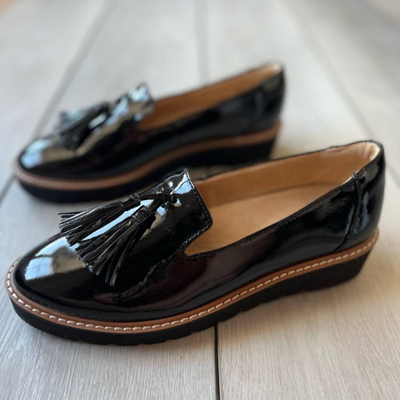 naturalizer black patent loafers