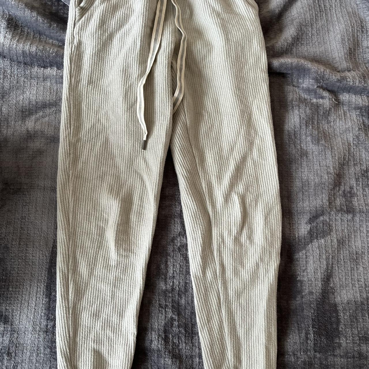 item listed by addyson_y_v