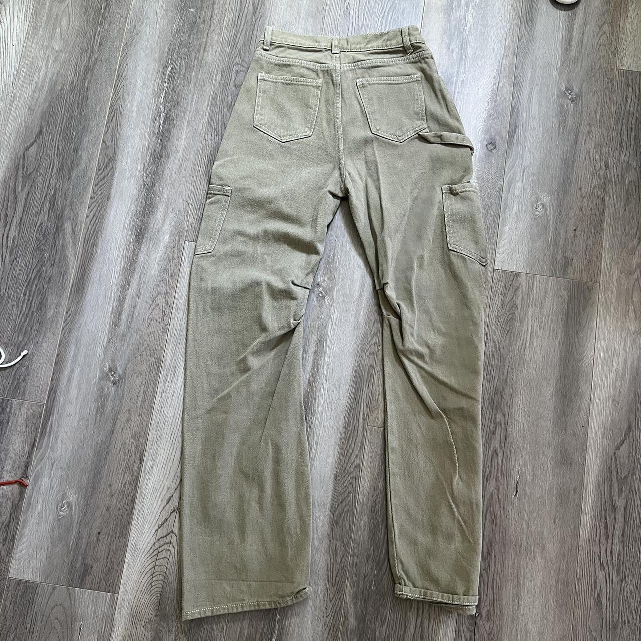 lioness cargo pants sage - Depop