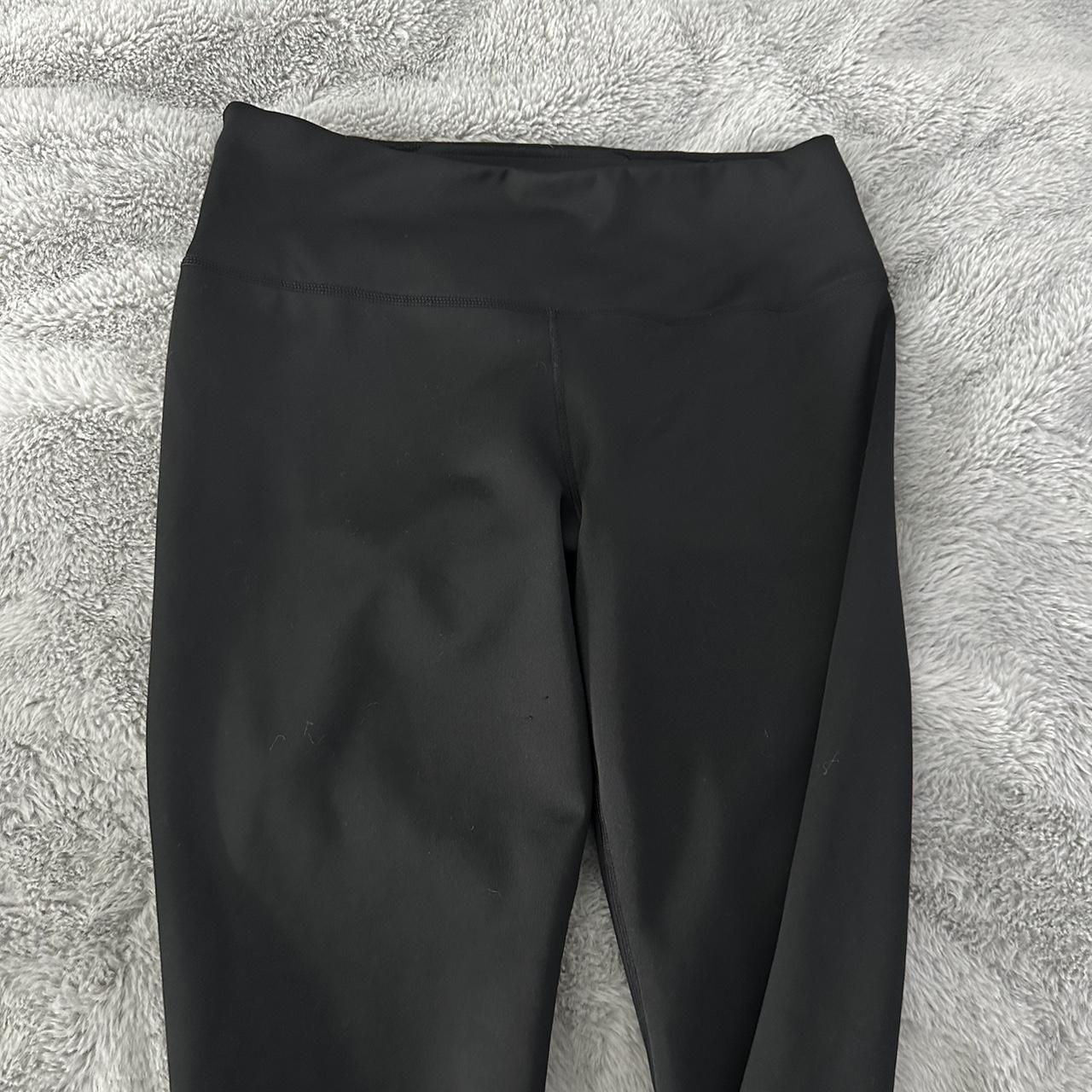 Nike Women's Black and White Leggings | Depop