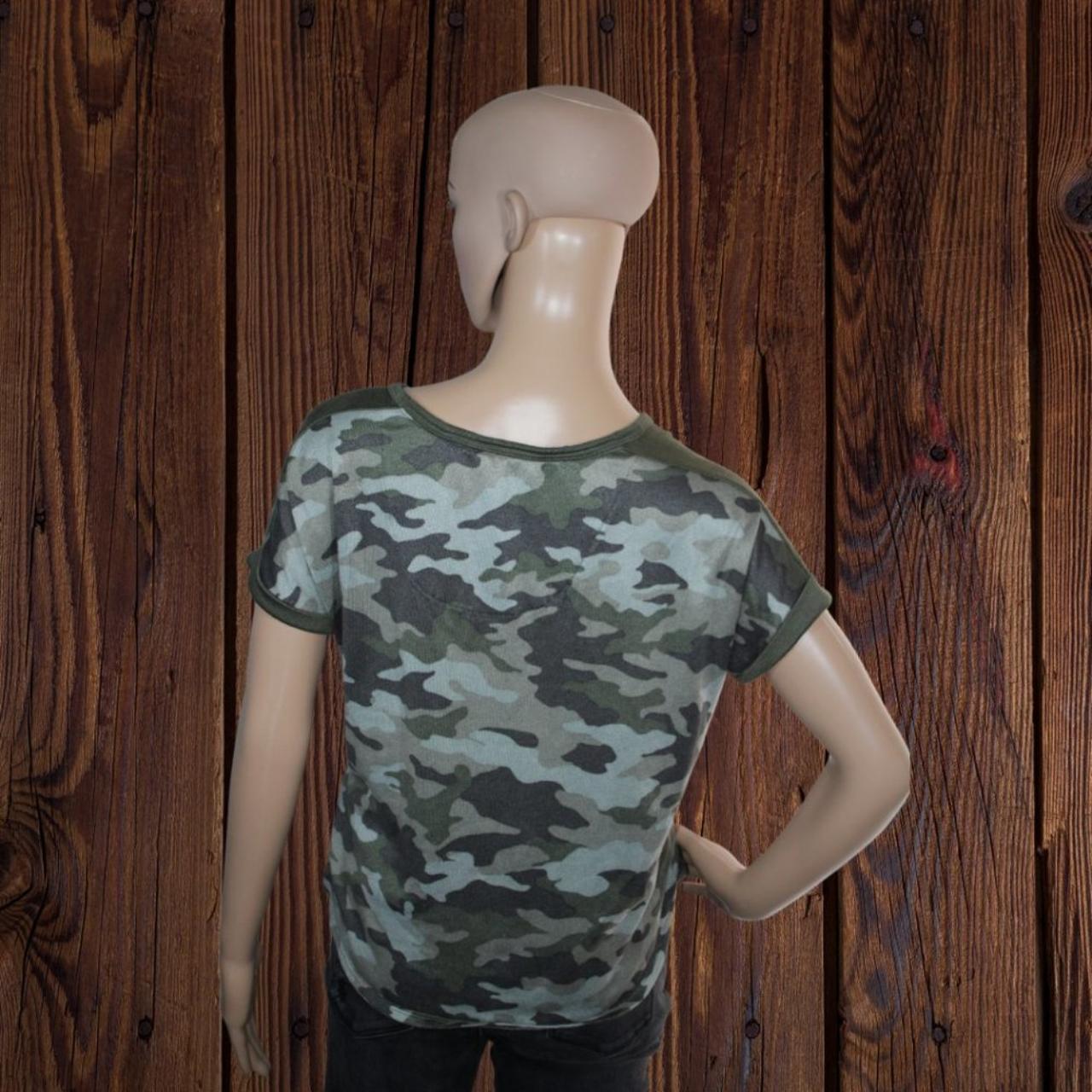lucky brand logo camo tee. used but in great - Depop
