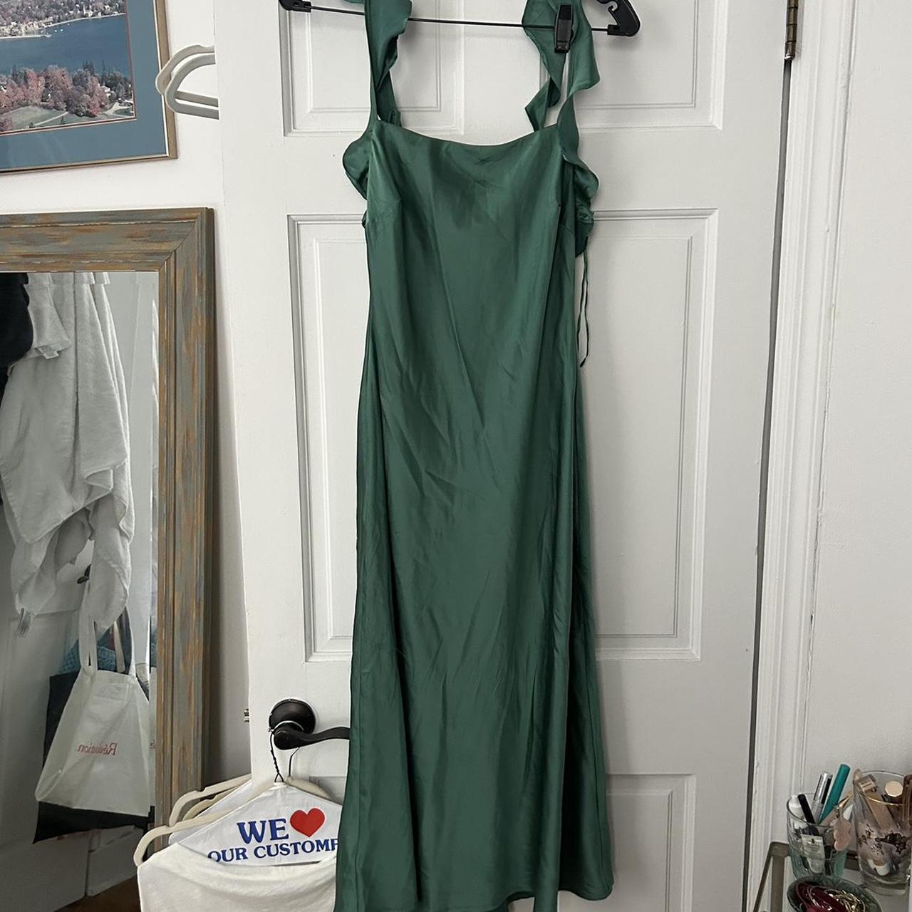 ASTR the label green midi dress (S) satin material w... - Depop