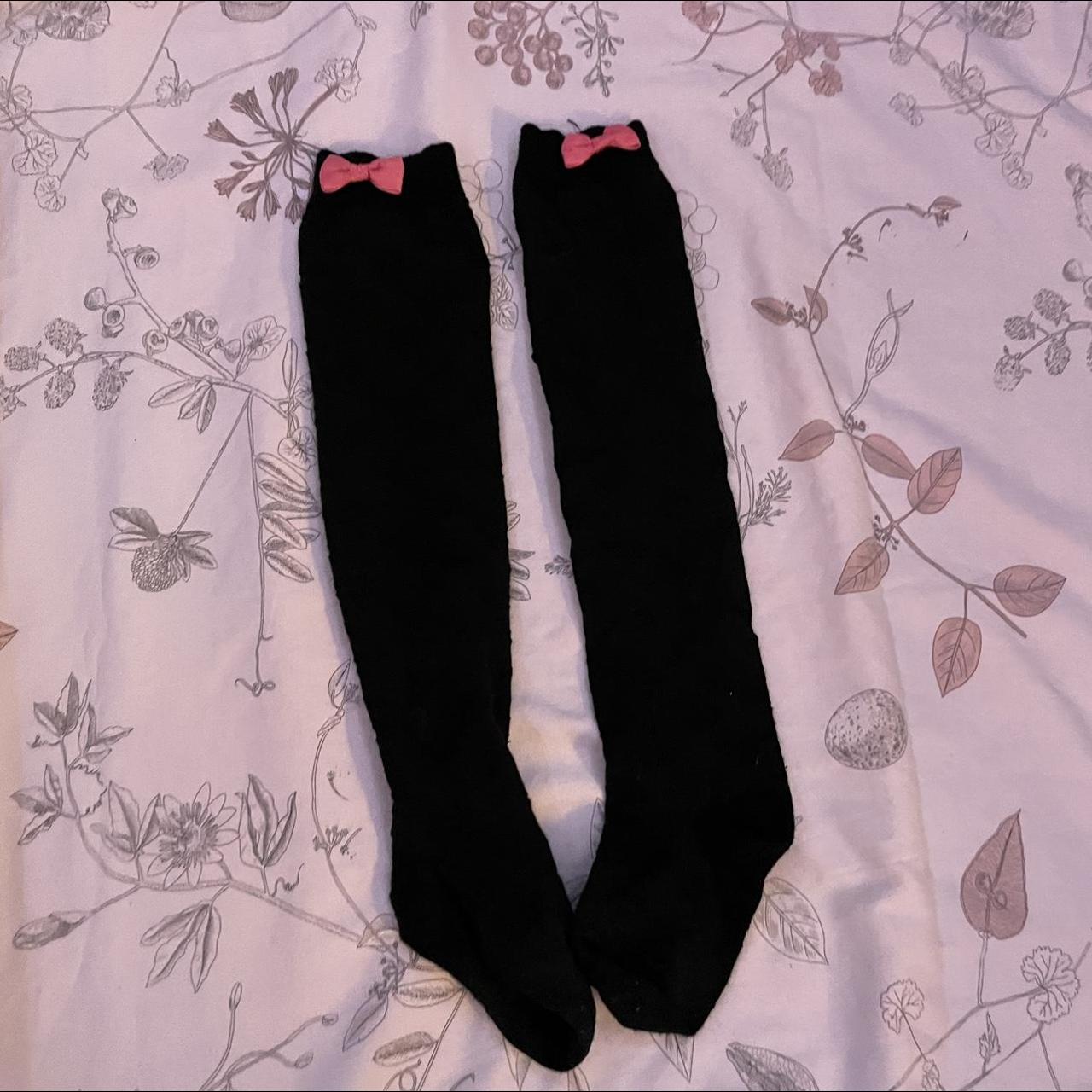 Hot Topic Women's Pink and Black Socks (3)