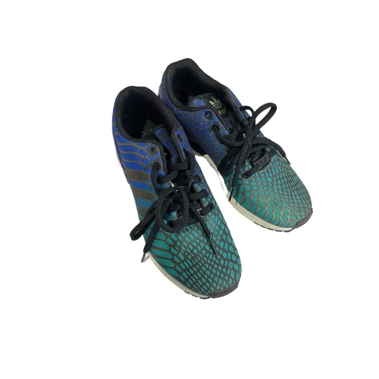 Elevate your running game with these bold blue. Depop