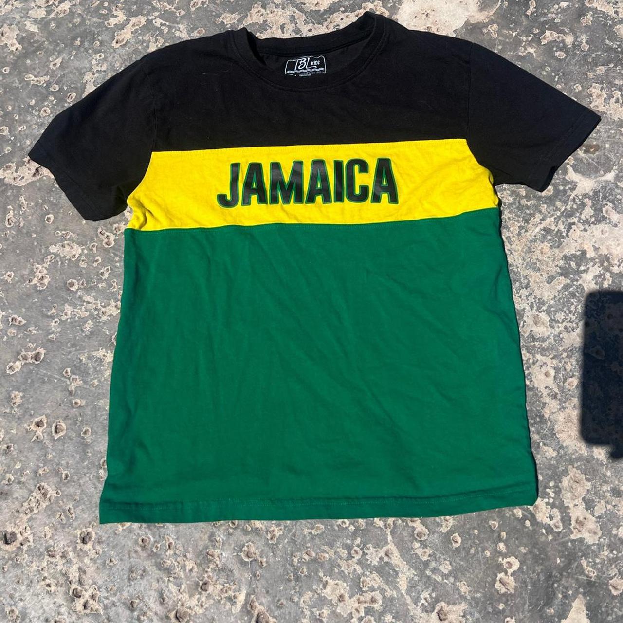 item listed by isellclothesb