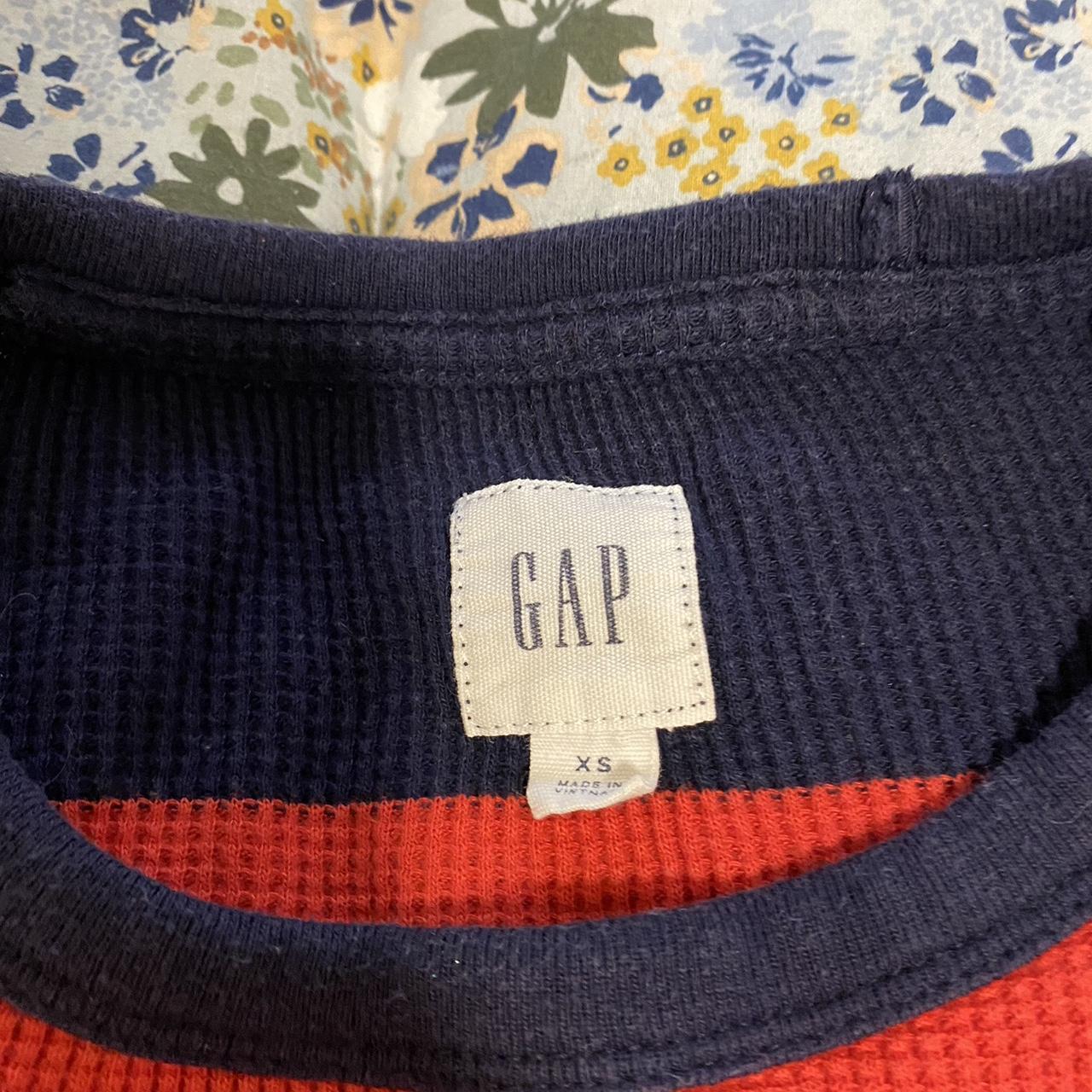 Gap Women's Red and Navy Sweatshirt | Depop