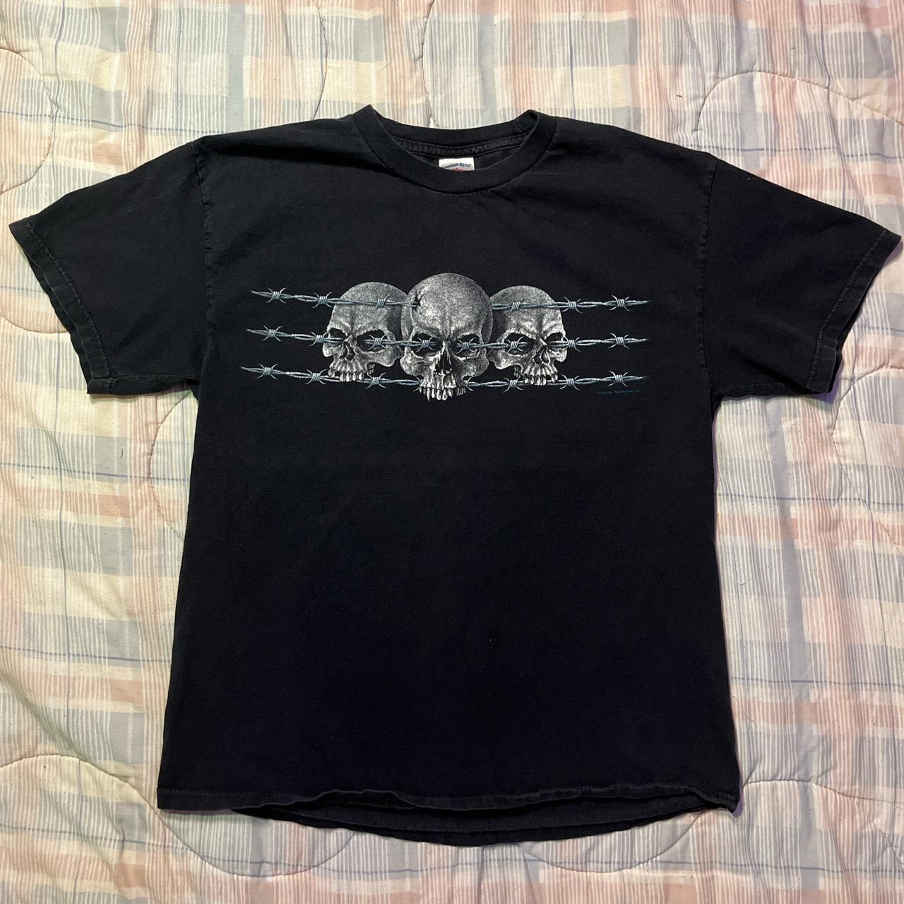 Y2K skull barbed wire tshirt size large - Depop