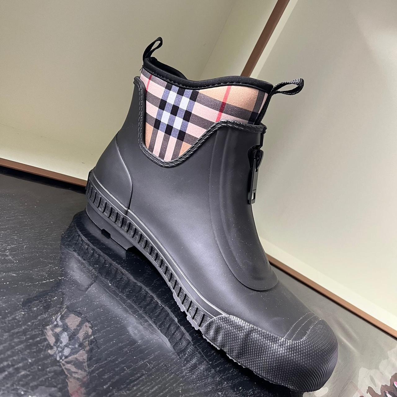 Burberry boots deals womens silver