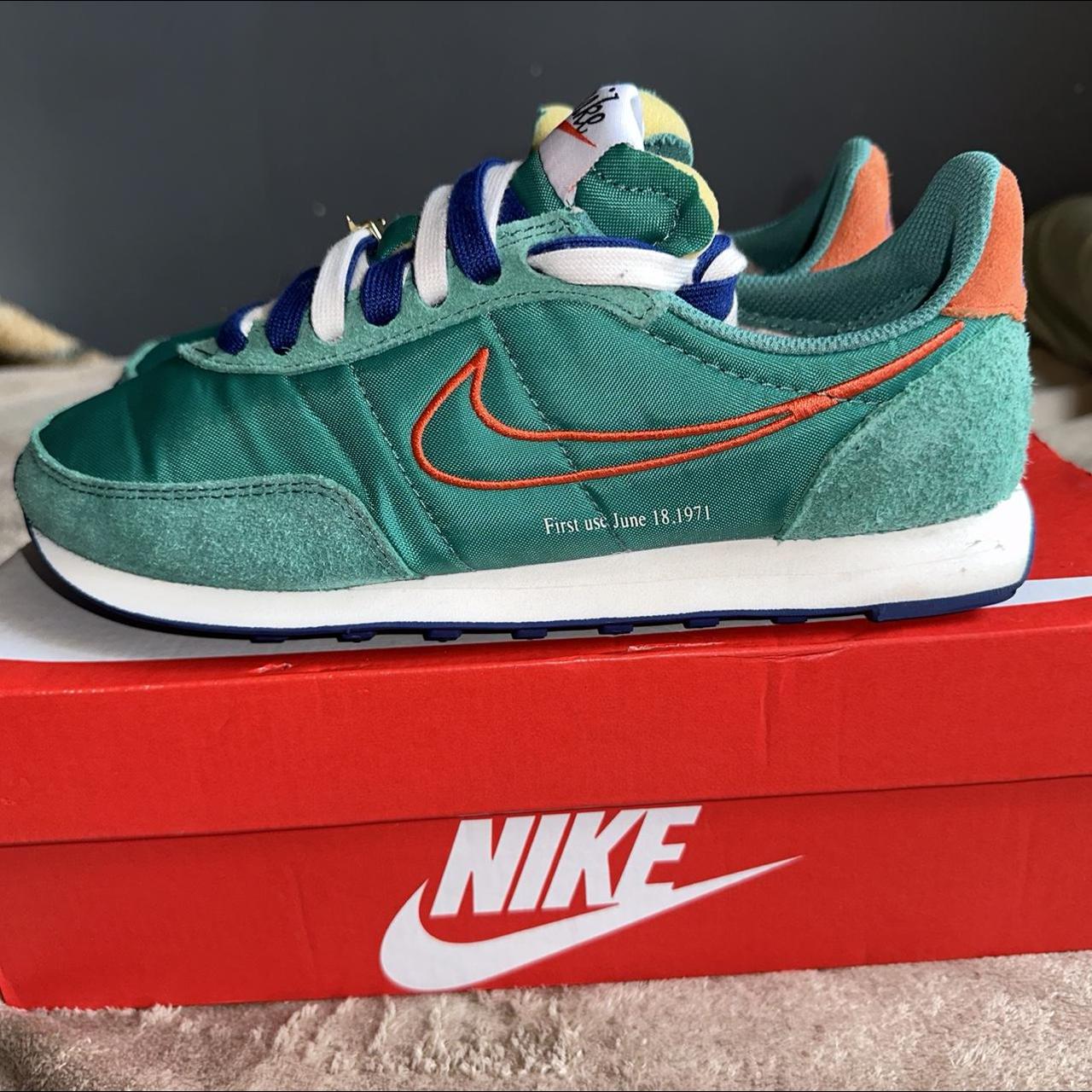 mens nike waffle trainers