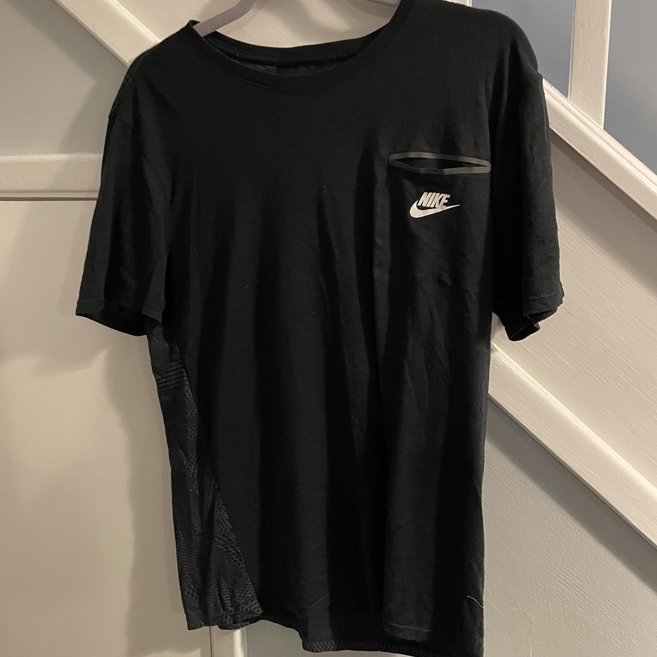 Nike sports tee // Black // Size M Athletic cut... Depop