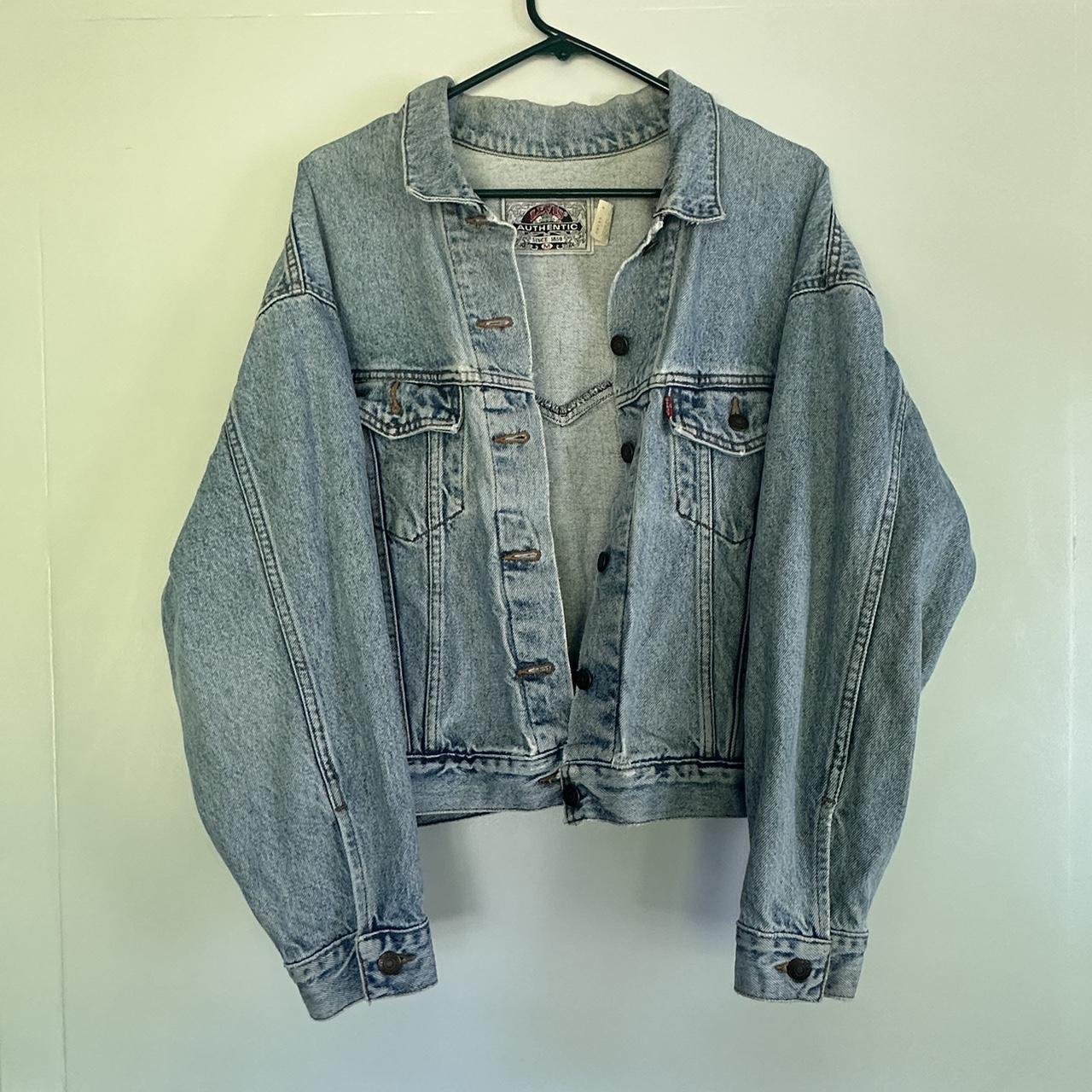 Cropped levis denim jacket Really cool pre worn... - Depop