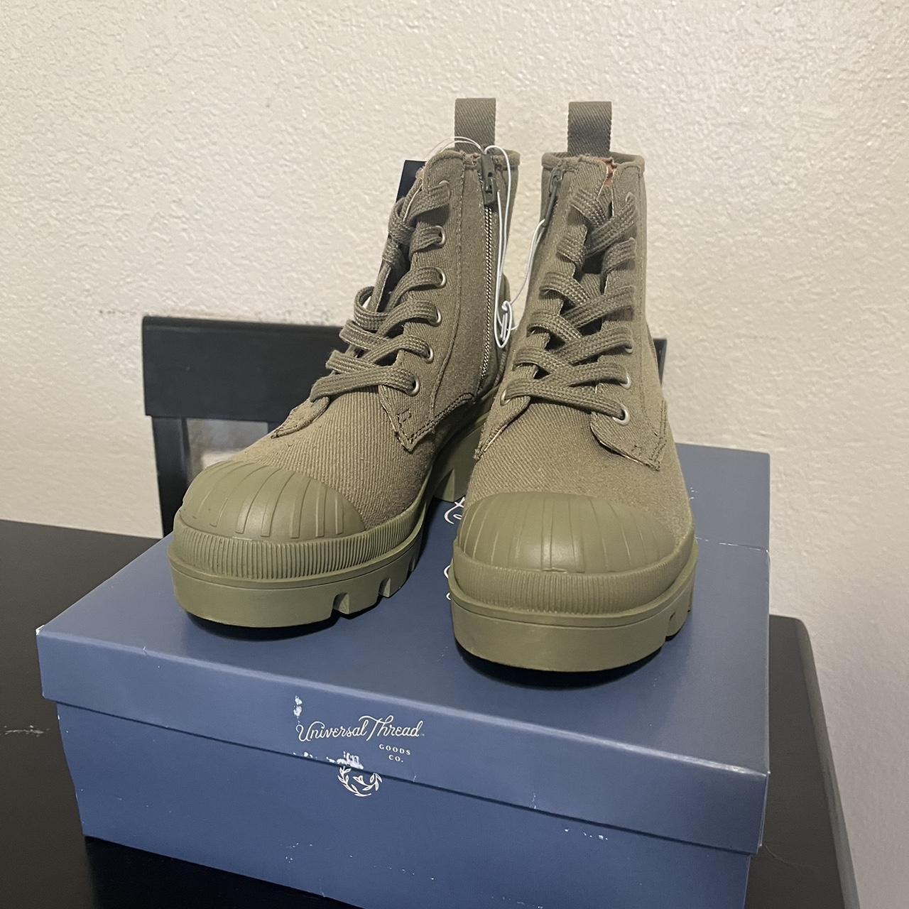 Universal Thread Women's Green Boots (2)