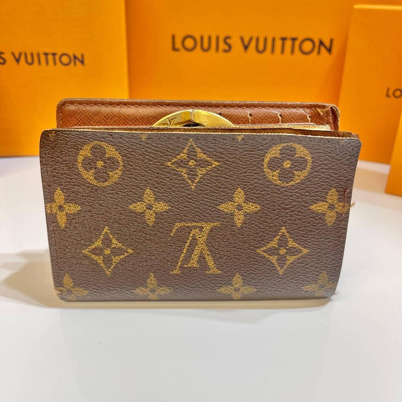 325 Louis Vuitton Gold Brass Lock & Key 💯 - Depop