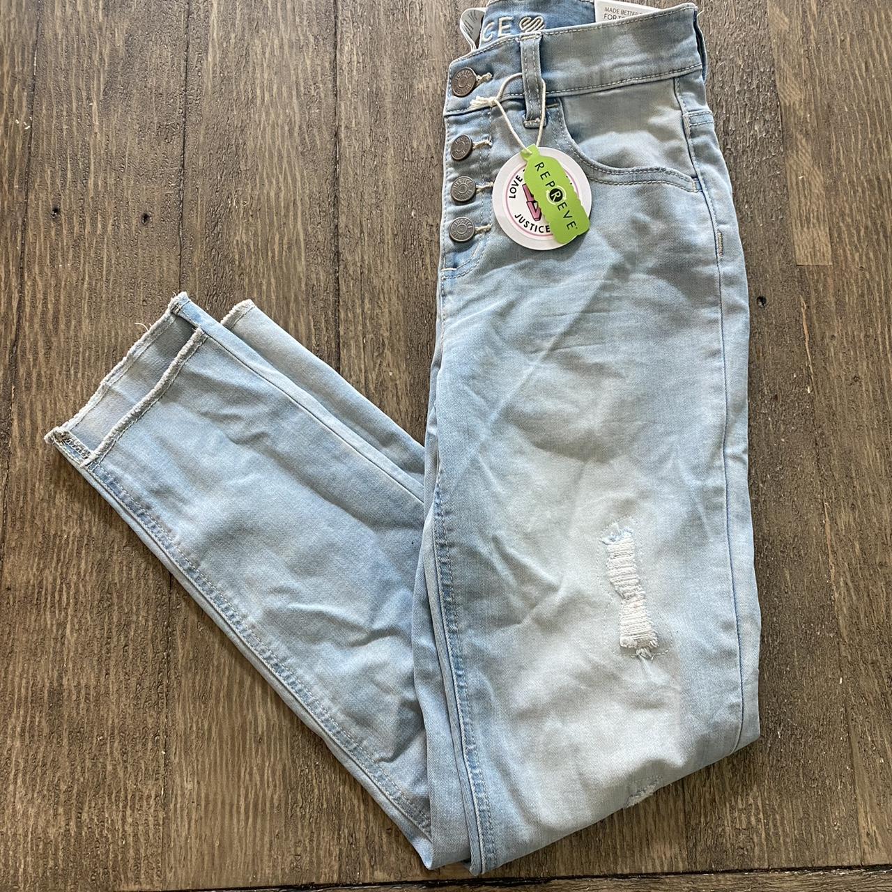 item listed by sarahschendzelos