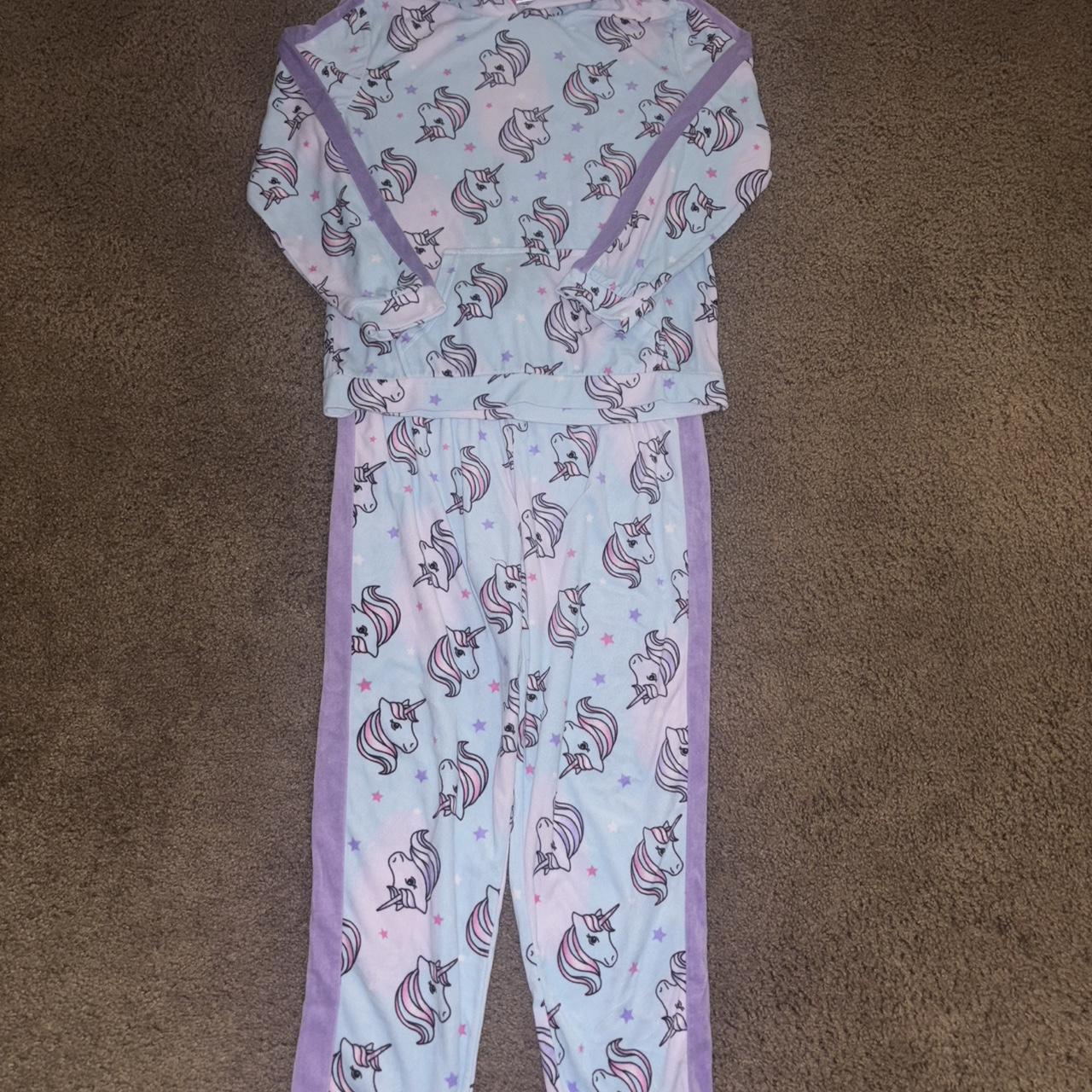 item listed by alizzae_89