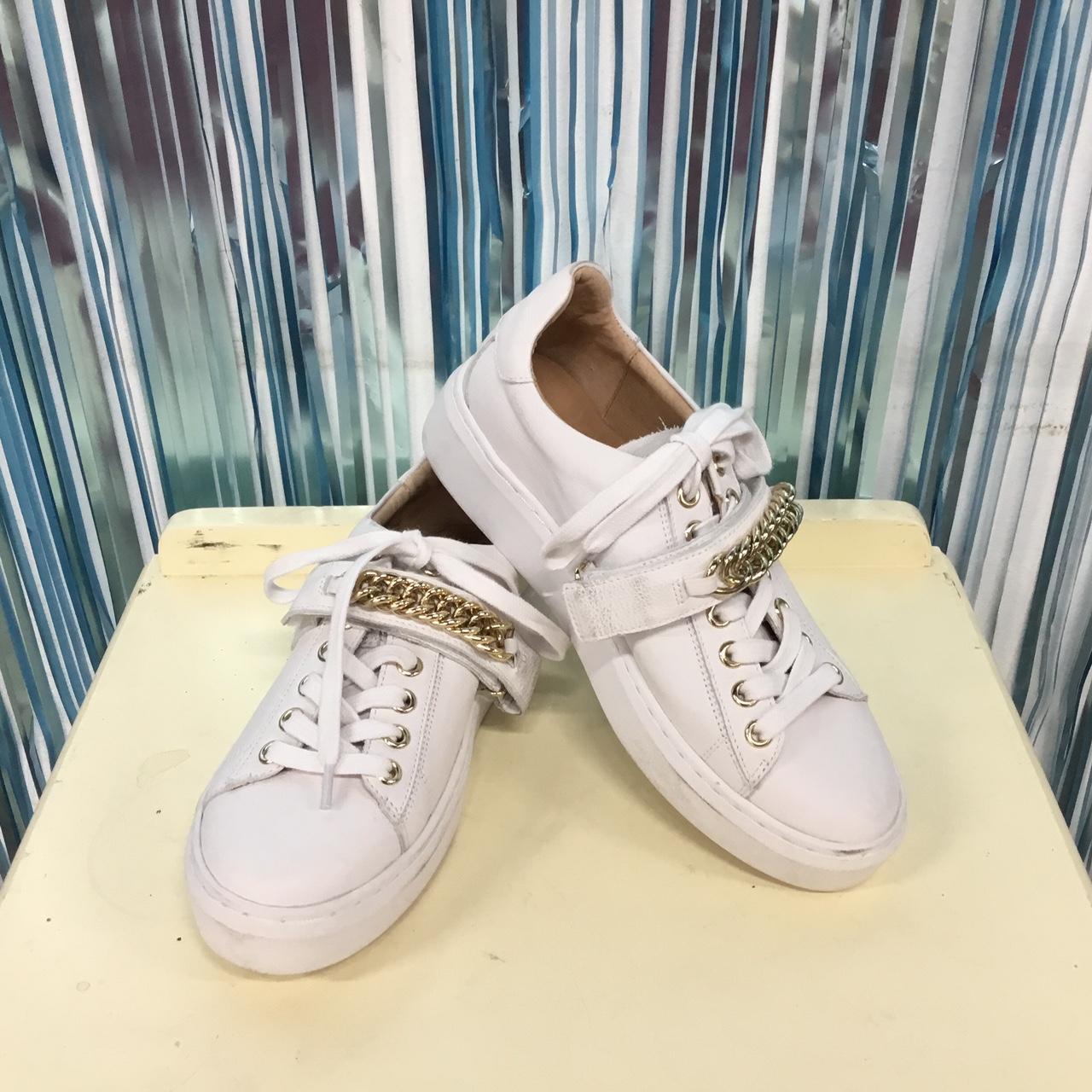 White leather trainers sales size 5