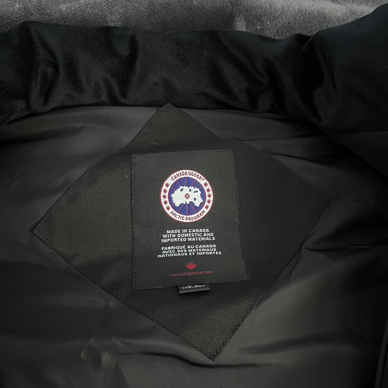 Canada goose gilet - Depop