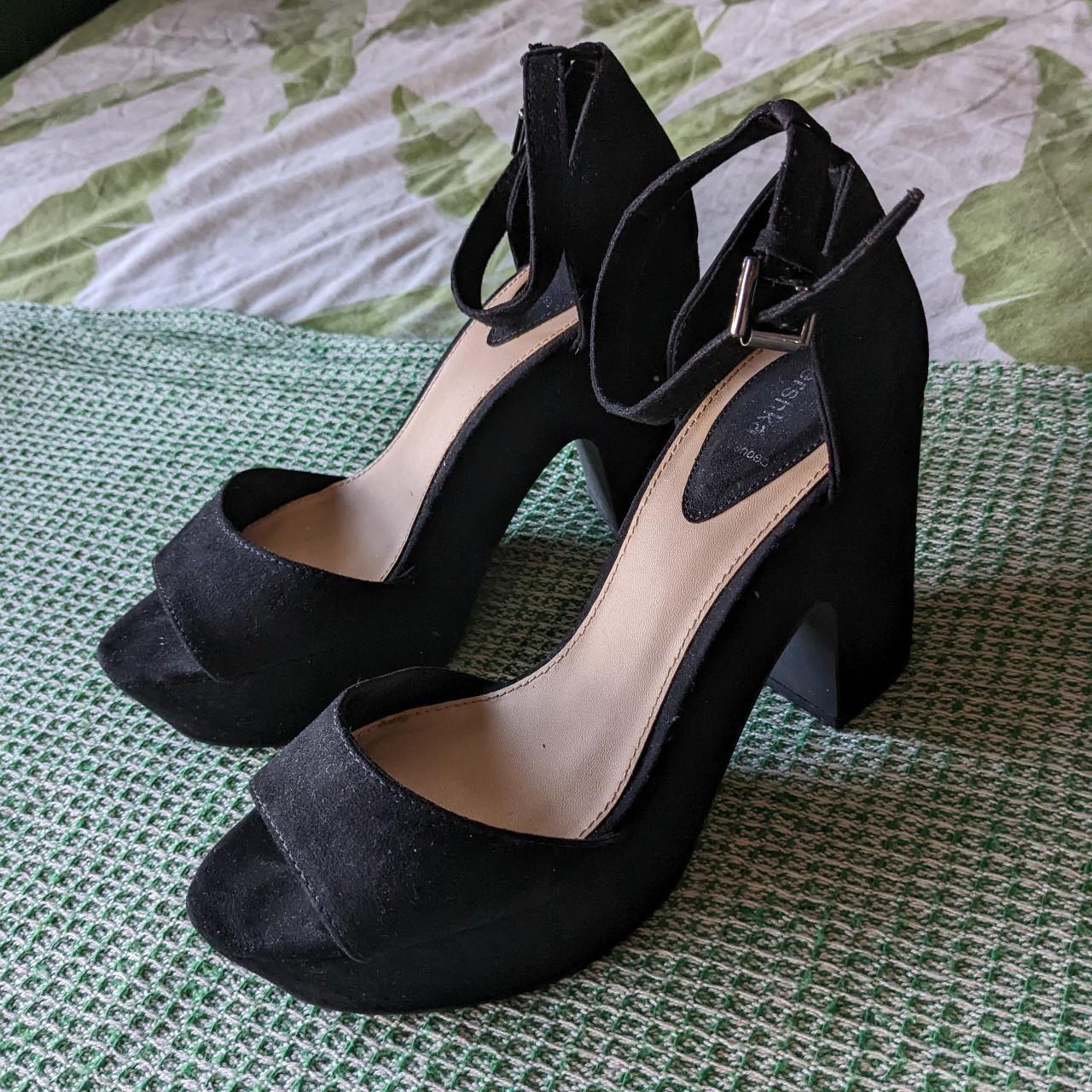 Bershka Women's Black Sandals | Depop