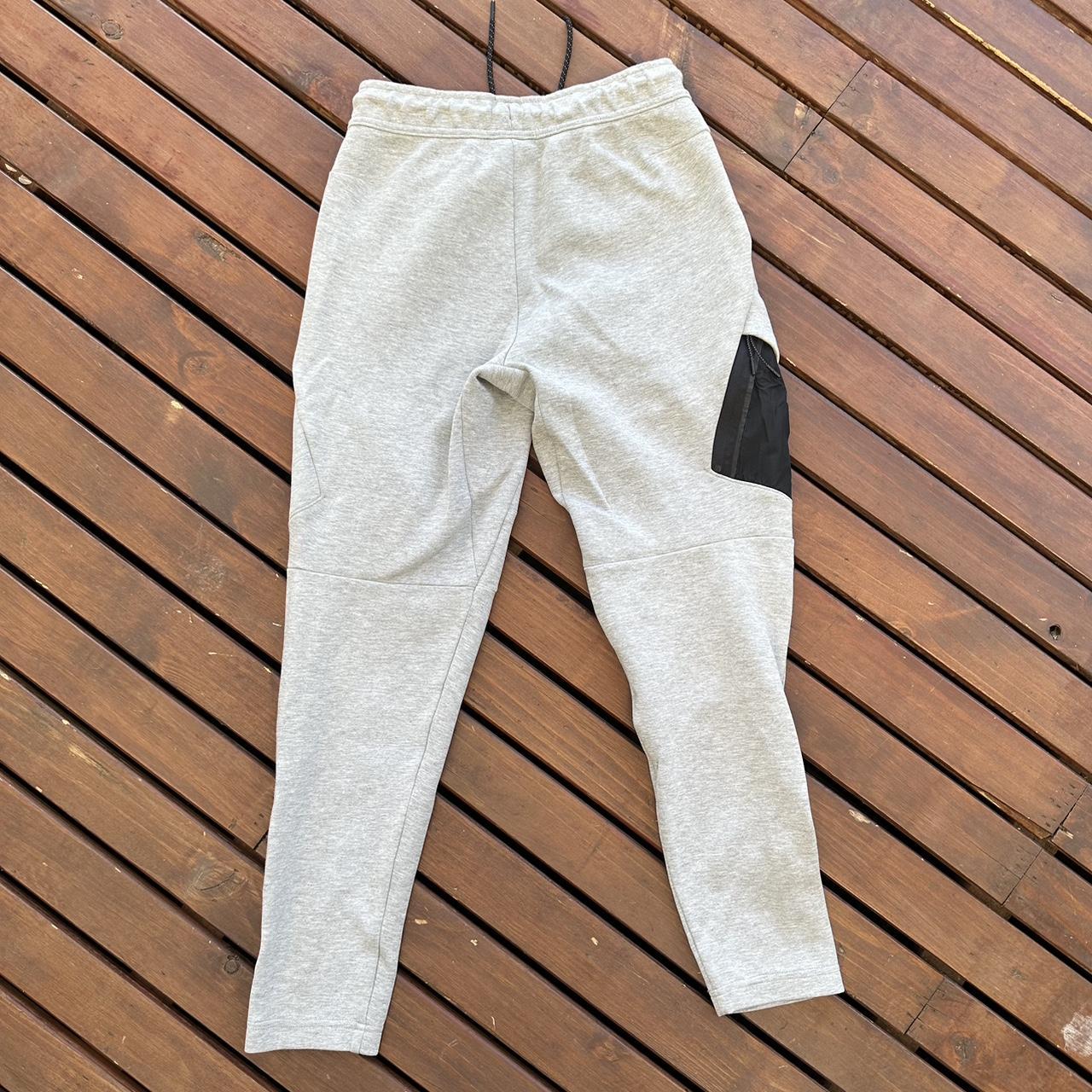 xs nike tech fleece pants
