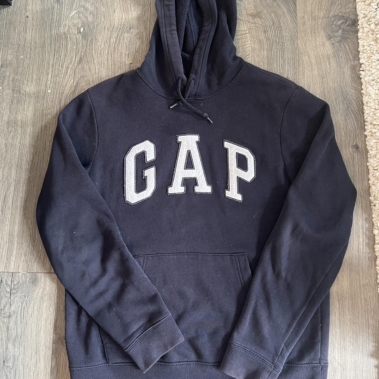 Gap Women's Sweatshirt Depop