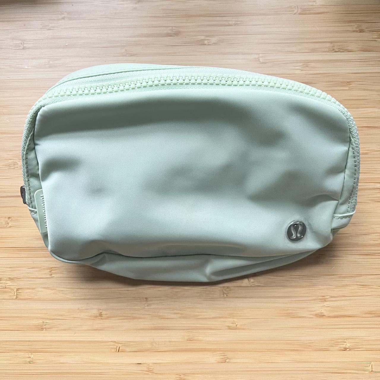 Lululemon Everywhere Belt Bag deals Mint Moment