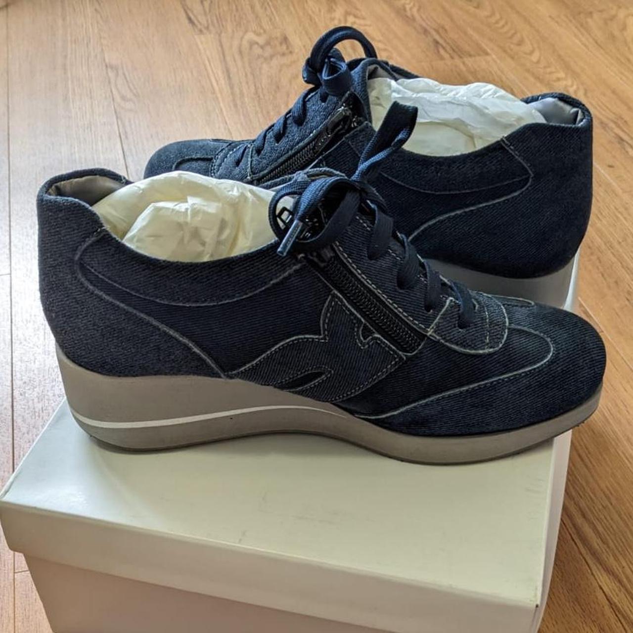 Barney's Women's Blue and Navy Trainers