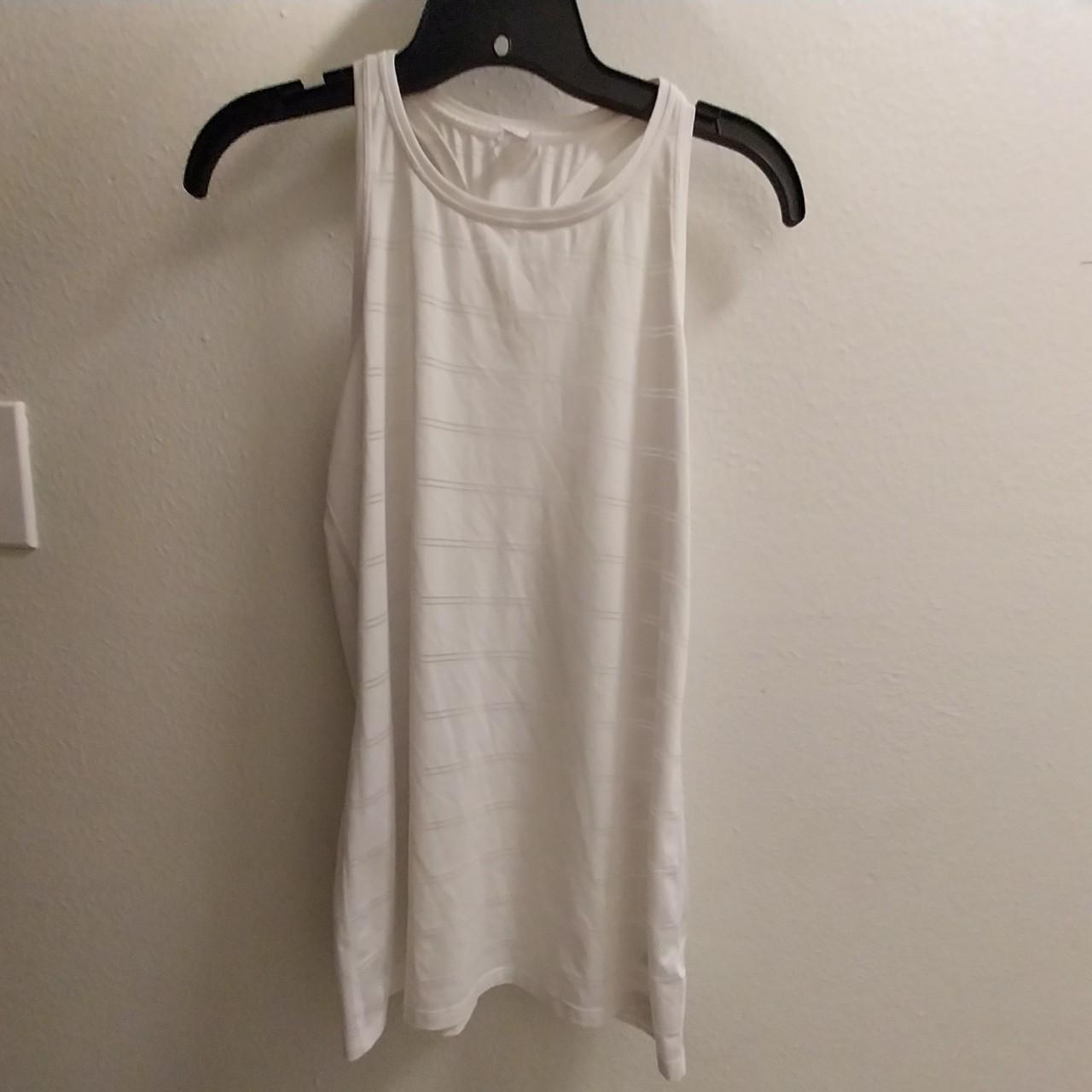 Athleta Workout Tank Top Color: White Size: - Depop