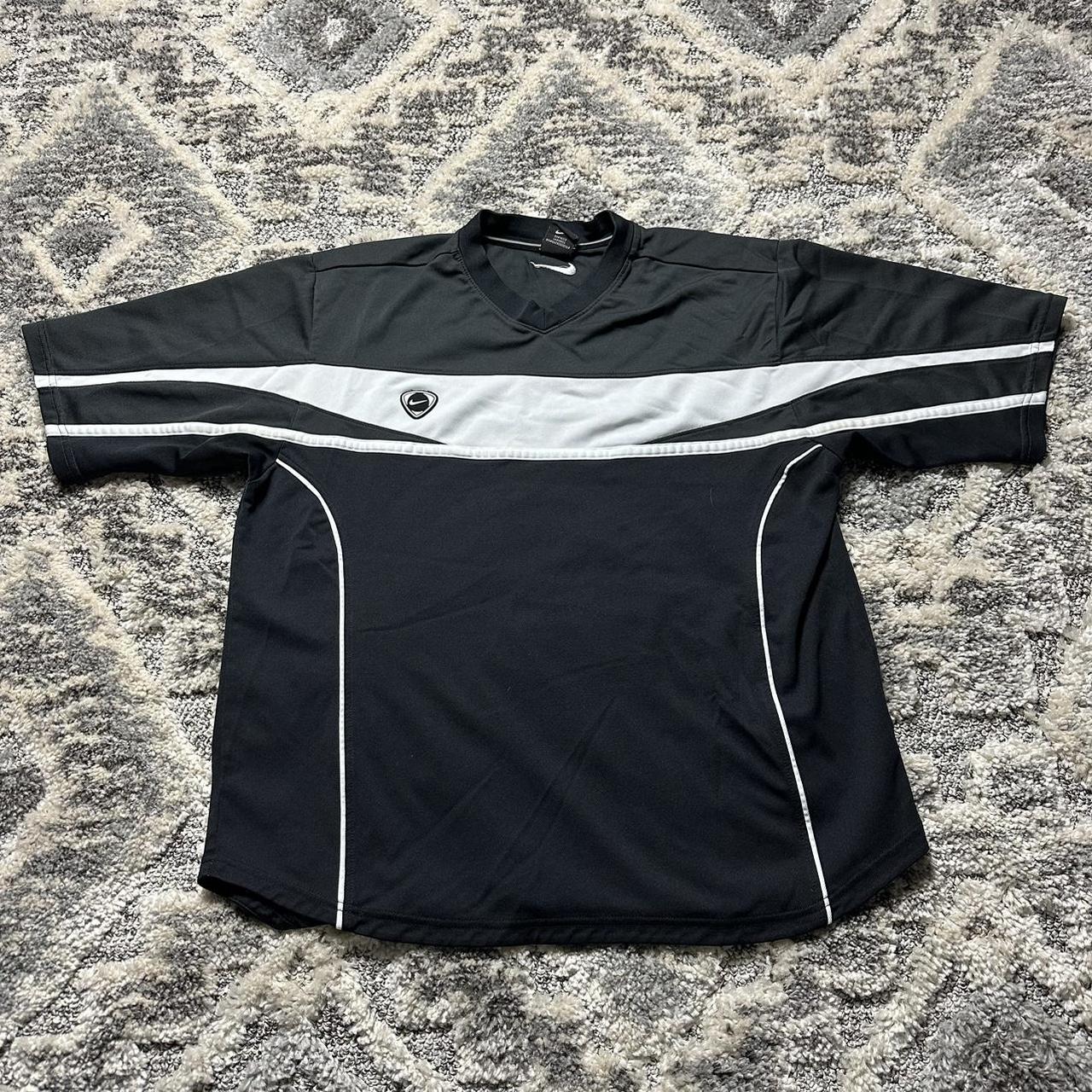 Vintage Nike Men’s Logo Swoosh T-Shirt Short Sleeve... - Depop