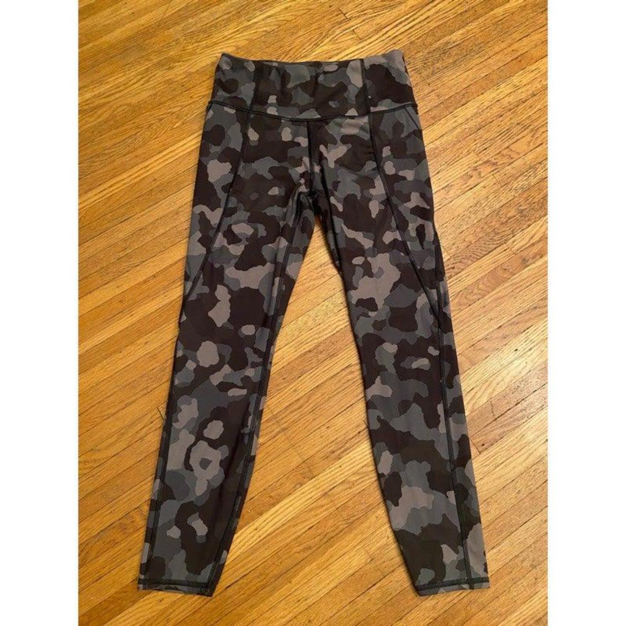 Athleta Lightning Camo 7/8 Tight in Lightning Camo - Depop