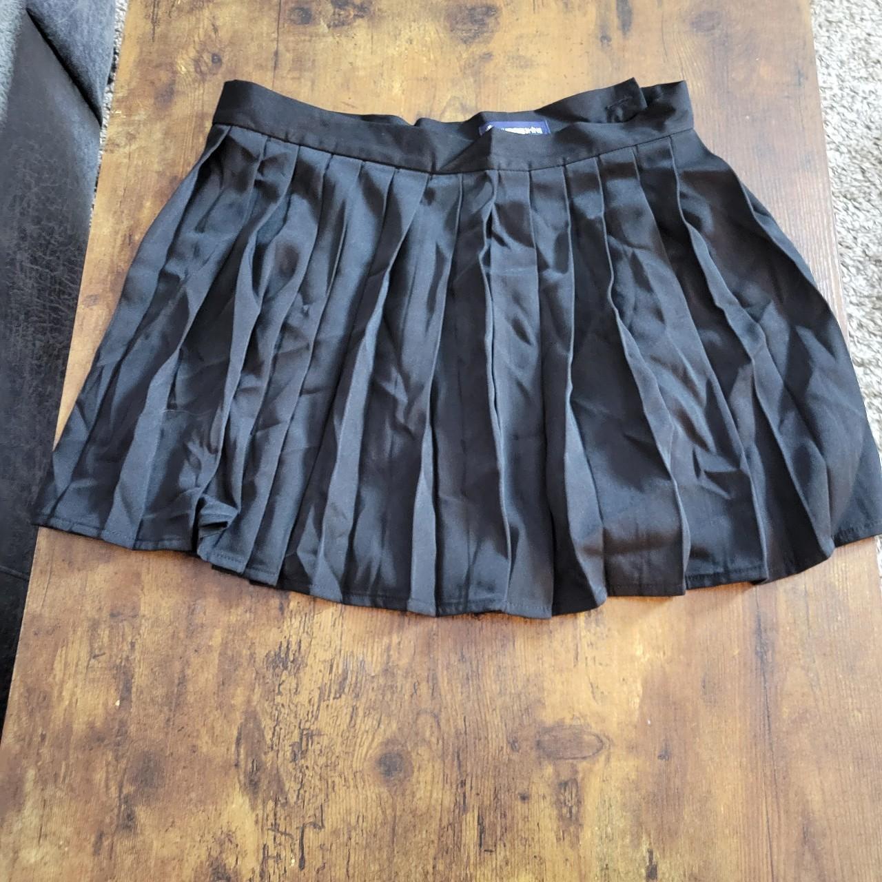 Black pleated skirt - girls size xxxl 32 inch waist - Depop