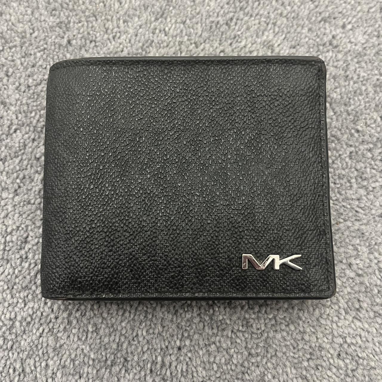 Michael Kors wallet 8 10 condition used but looked. Depop