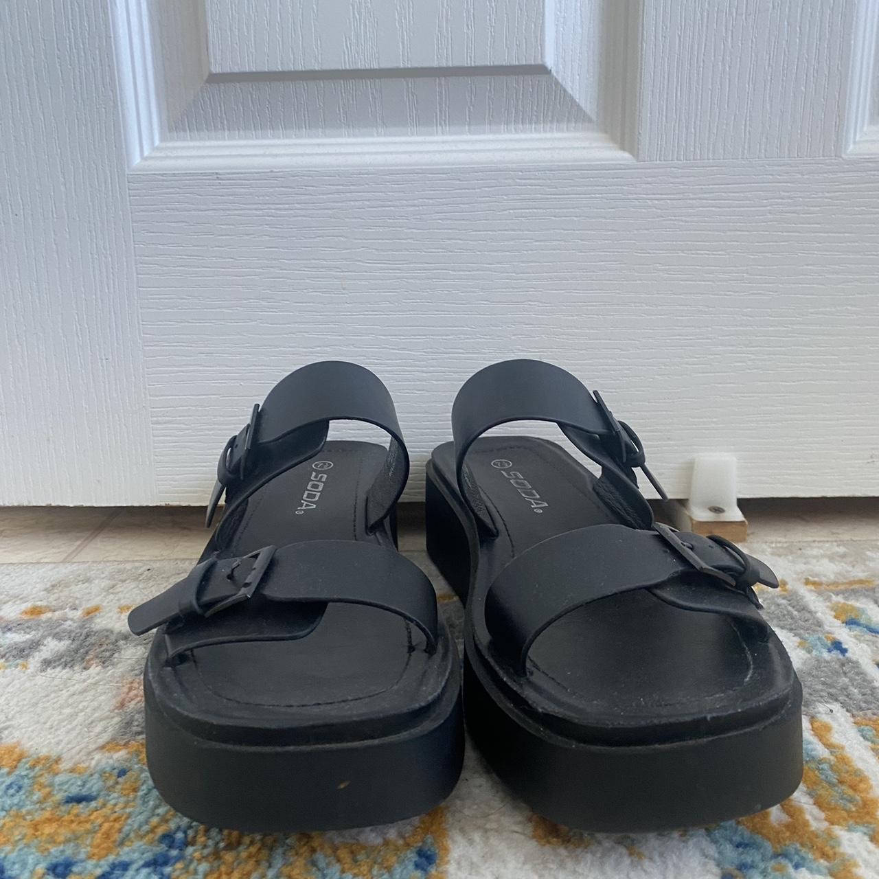 Soda best sale sandals black