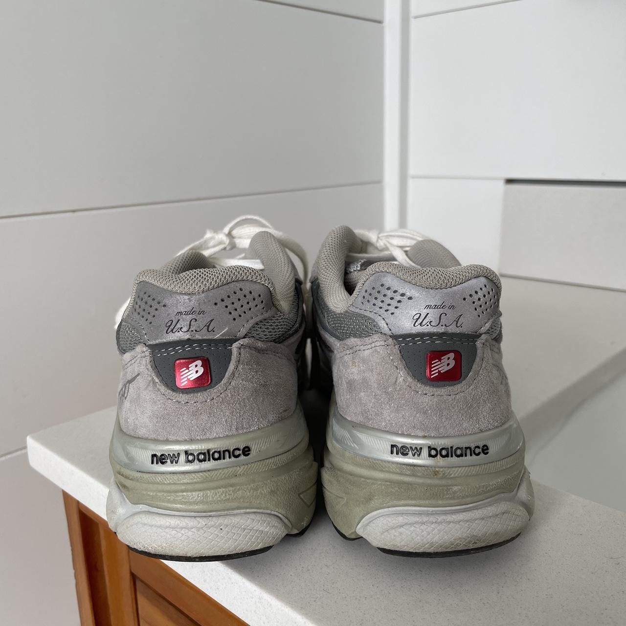 New Balance Women's Grey and White Trainers (2)