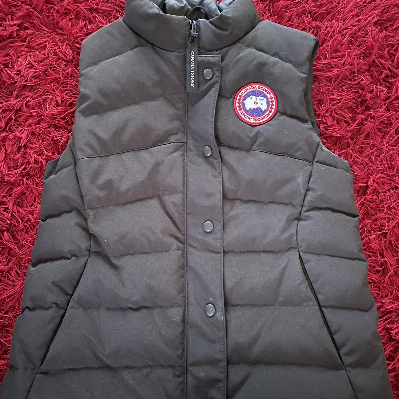 Women s Canada Goose body warmer size xs like brand. Depop