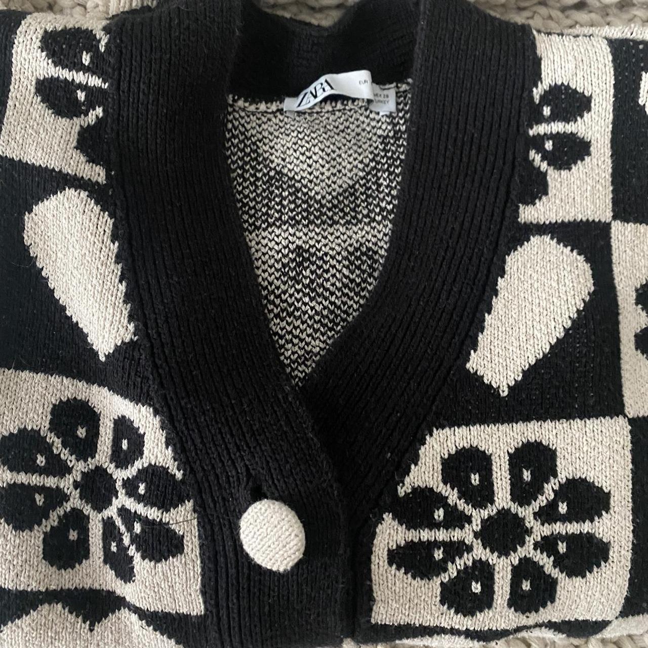 Women's Black and White Cardigan | Depop