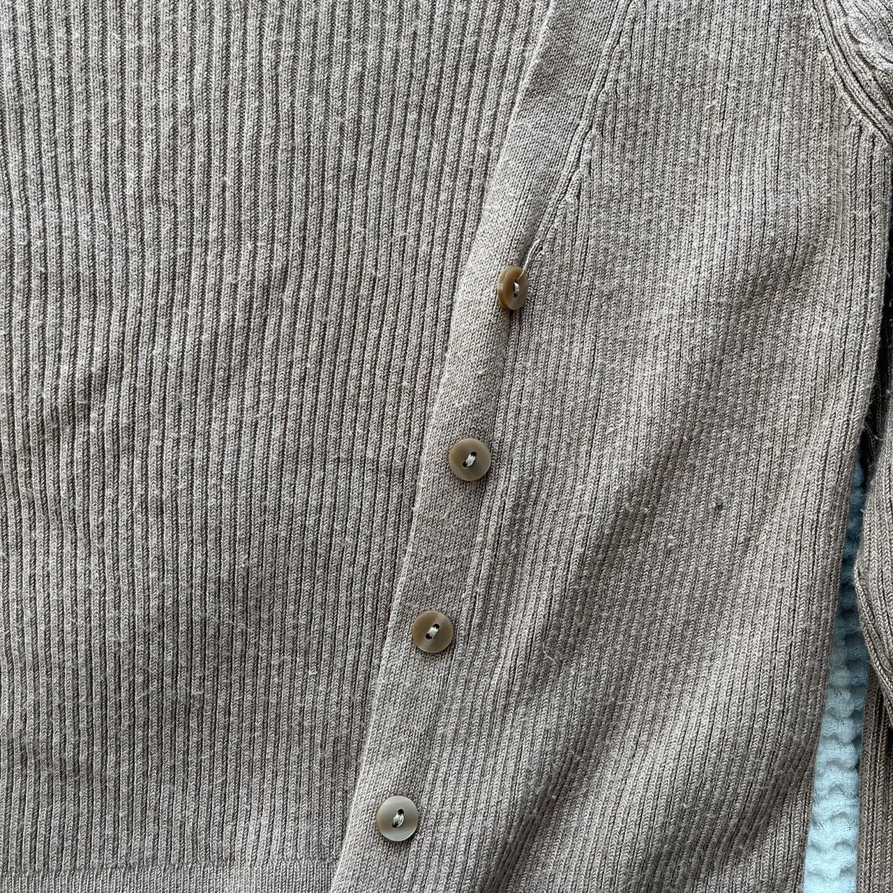 Abercrombie cardigan! I also have the matching... - Depop