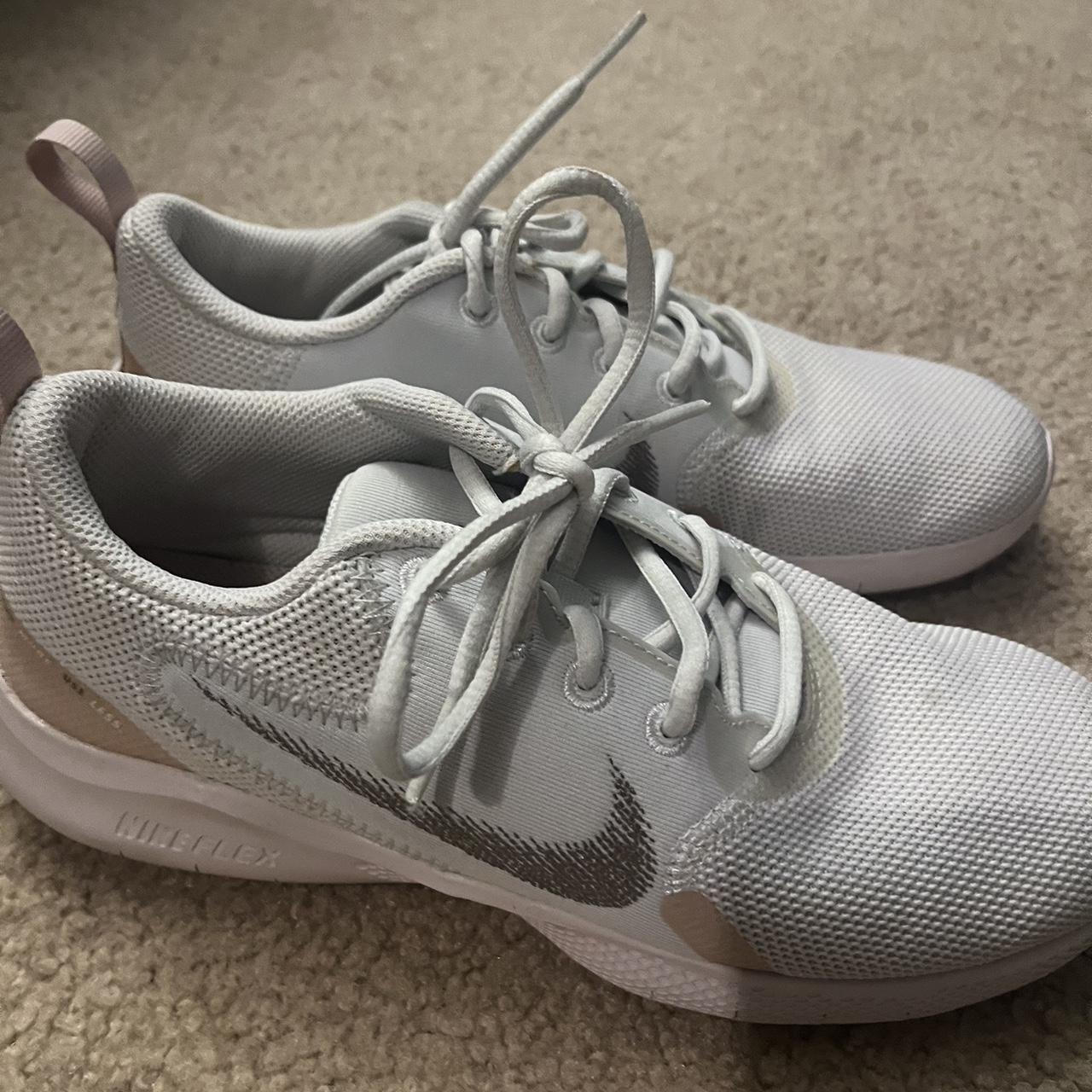 womens blue nike tennis shoes