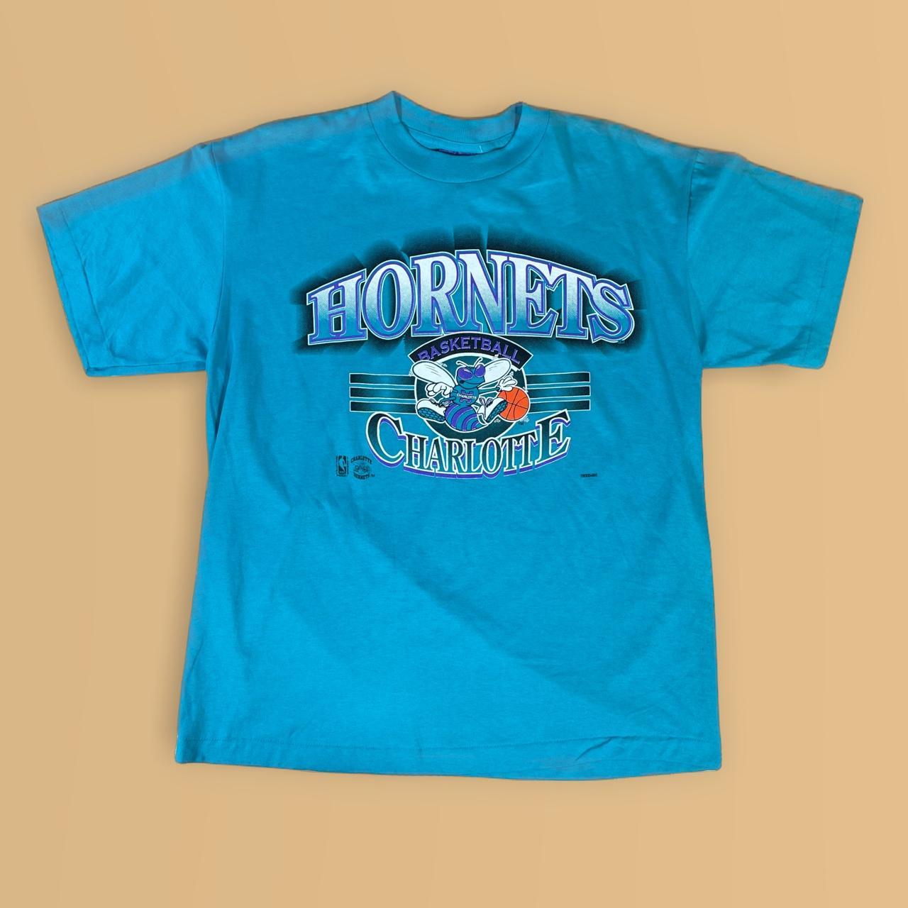 Vintage 90s Charlotte Hornets T-shirt NBA Basketball Team 