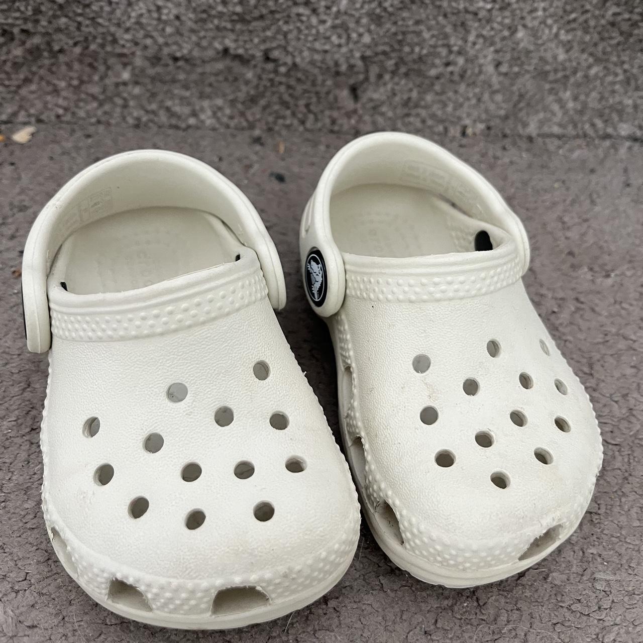 Infant crocs size 4 Like new as child wasn t walking