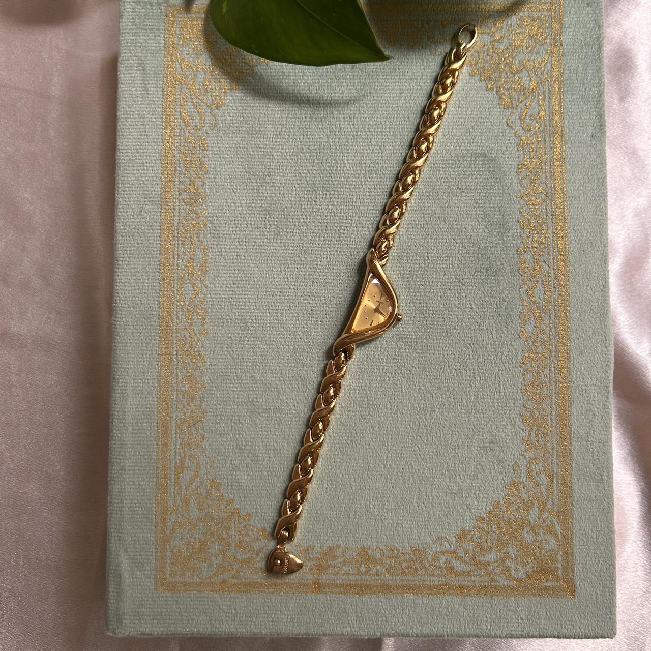 item listed by goldenhourtreasure