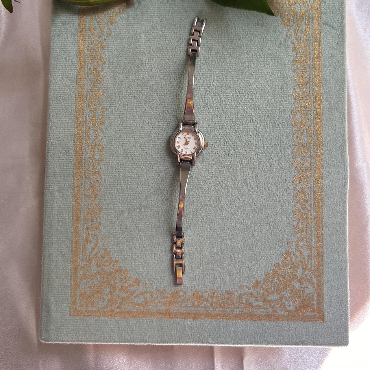 item listed by goldenhourtreasure