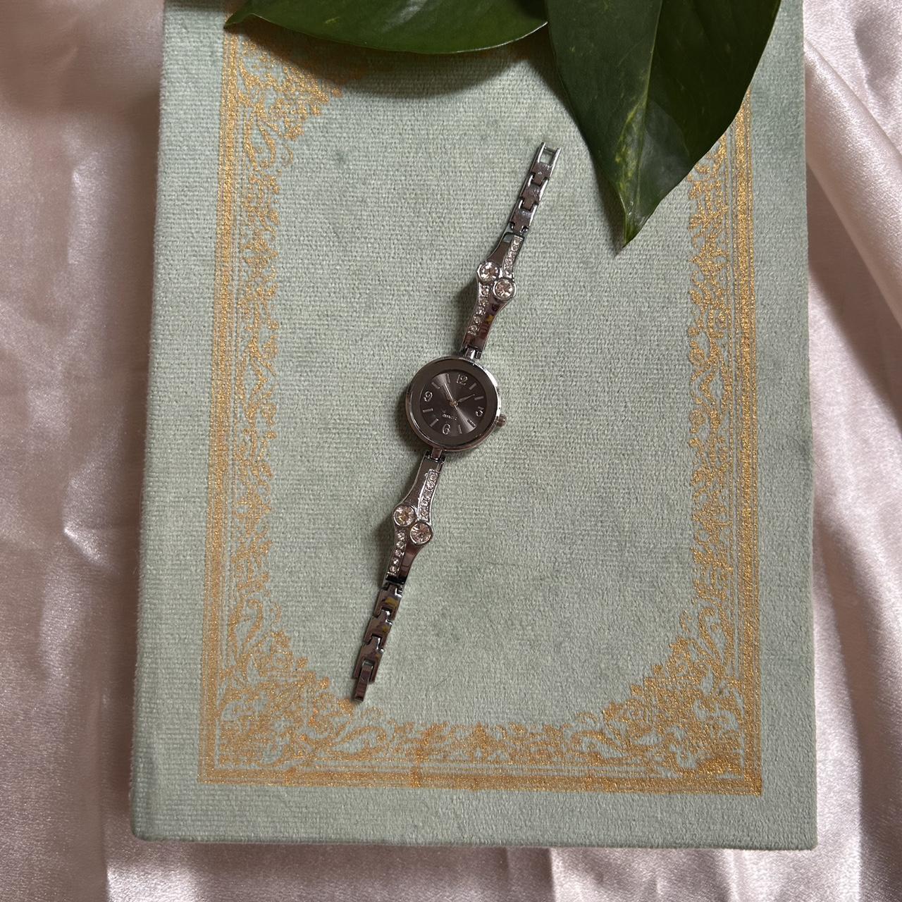 item listed by goldenhourtreasure