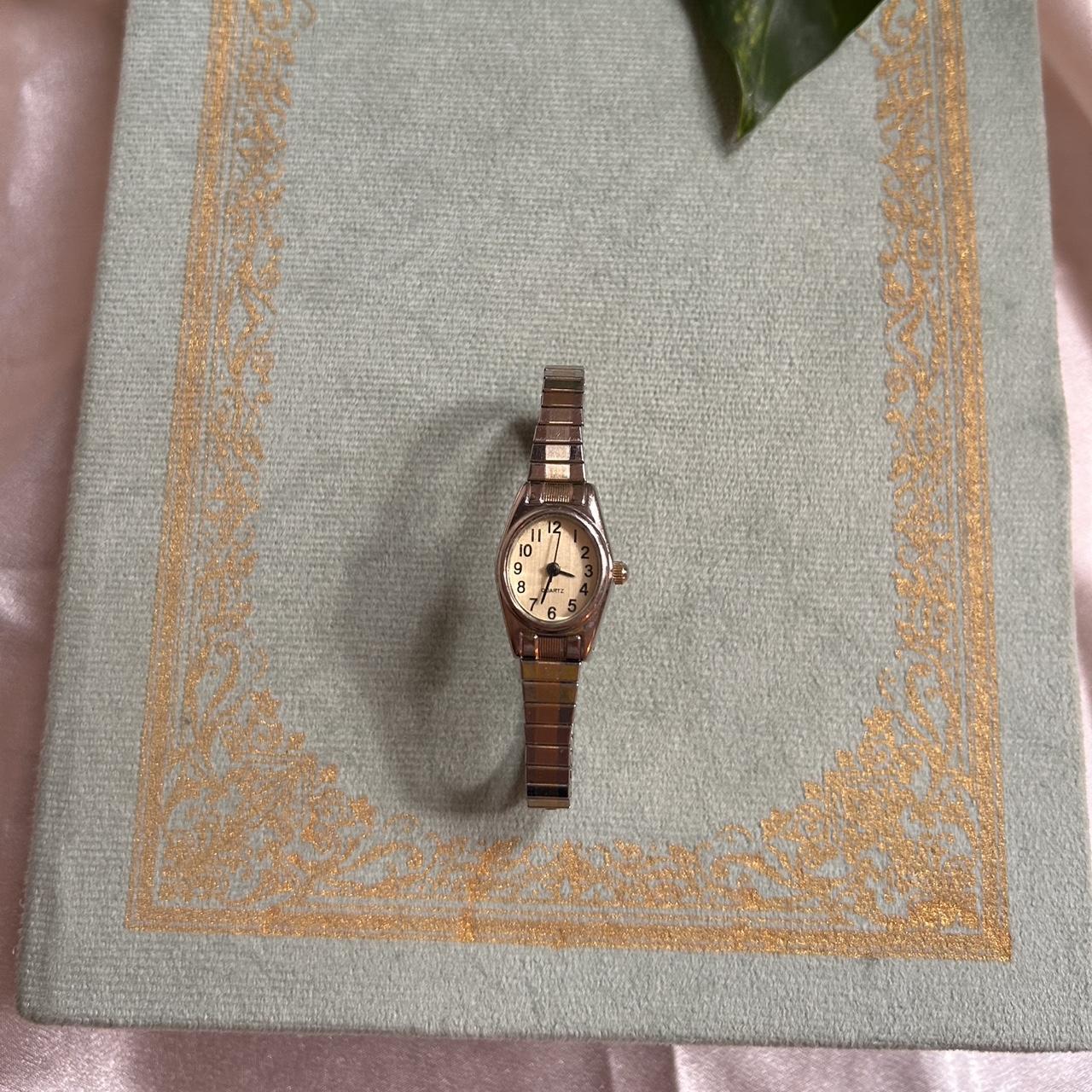 item listed by goldenhourtreasure