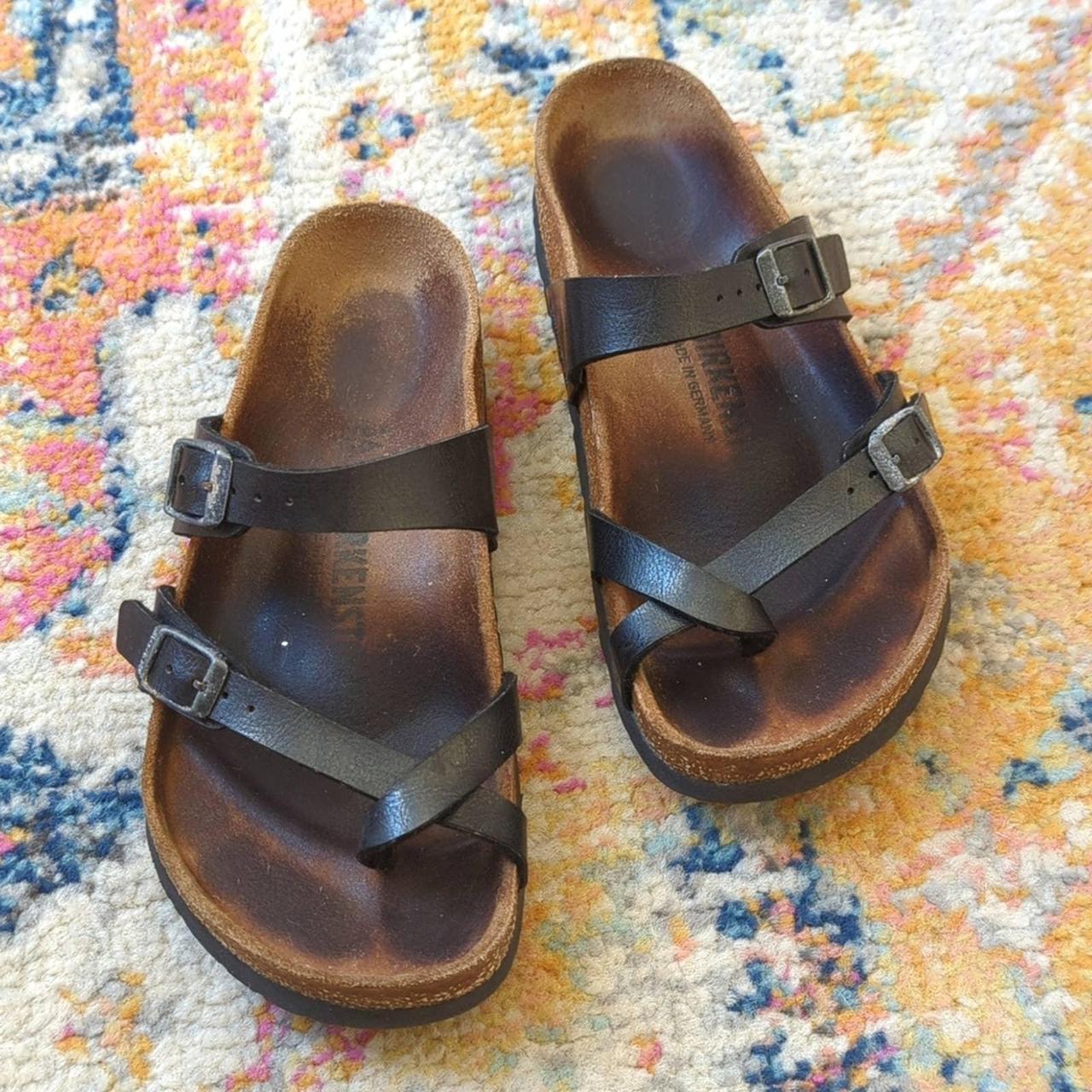 Black discount strappy birkenstocks